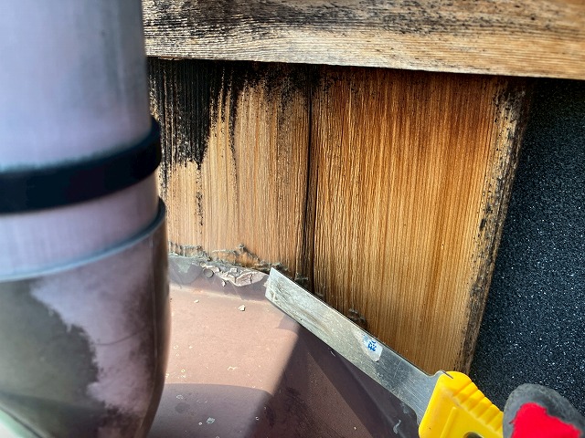 既存のシーリング材の撤去